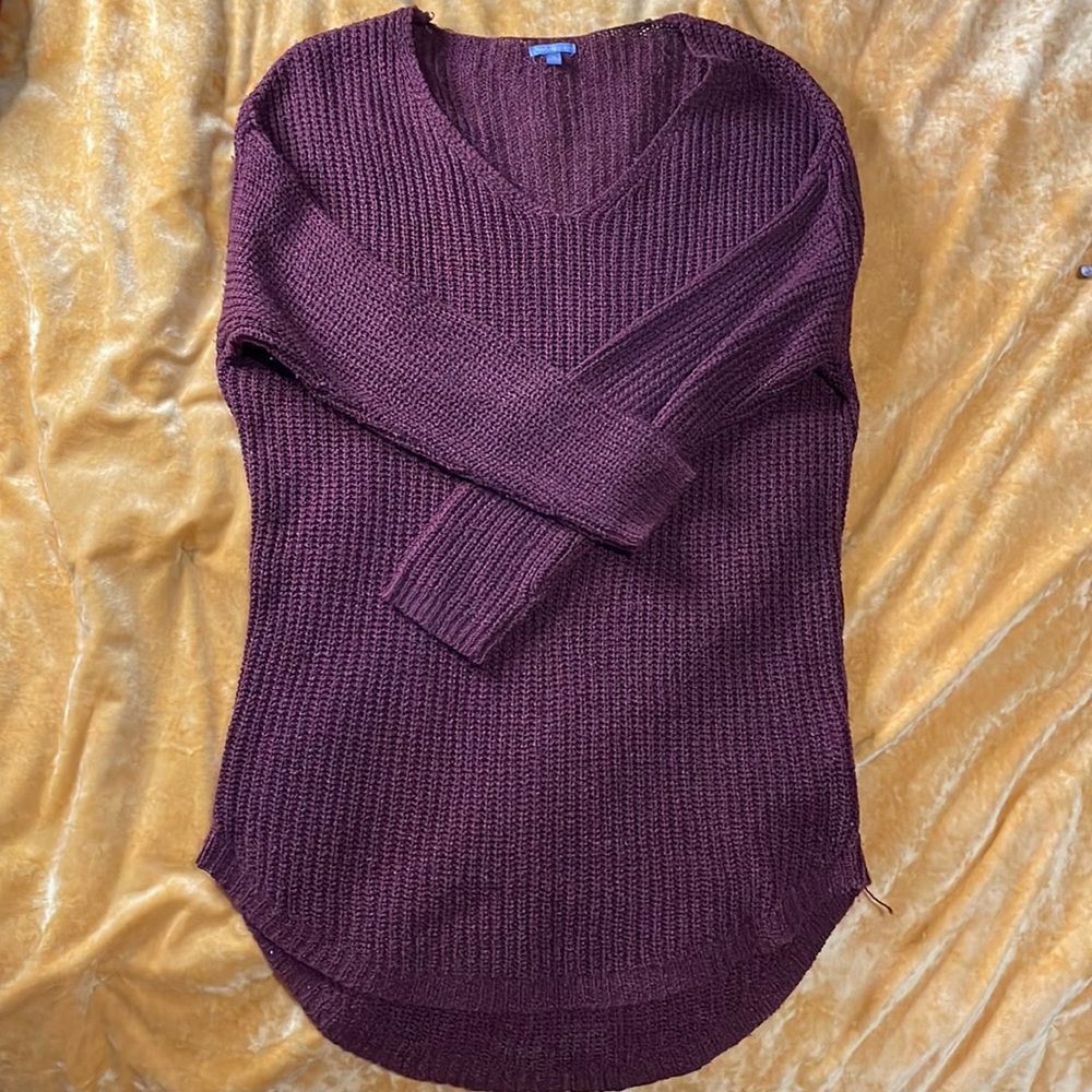 Burgundy lightweight v neck sweater